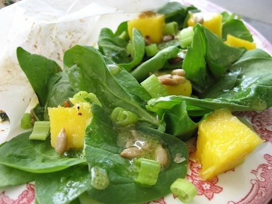 spinazie en mango-salade