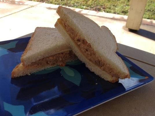 bbq kipsaladensandwich