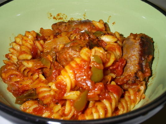 robuuste Italiaanse worst en pasta (crockpot)