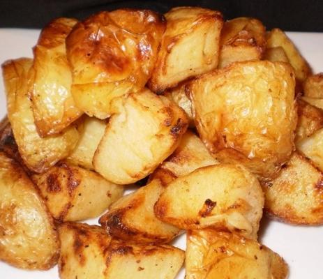 eenvoudig gegrilde of gebakken aardappelen