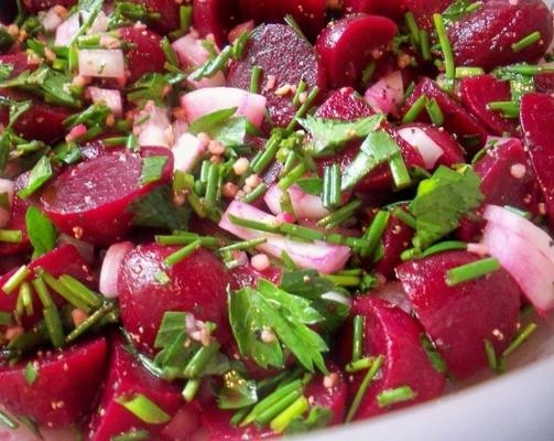 bietensalade met bieslook (salatat shamandar)