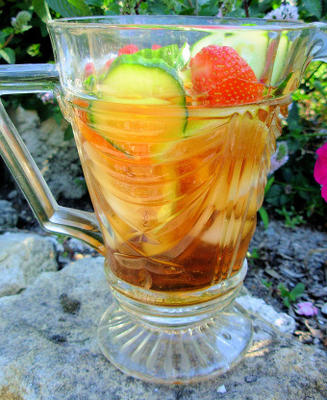 Engelse pimm's op het gazon - pimms no.1 kopcocktail