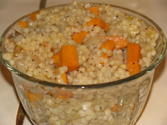 Israëlische couscous met zoete aardappel