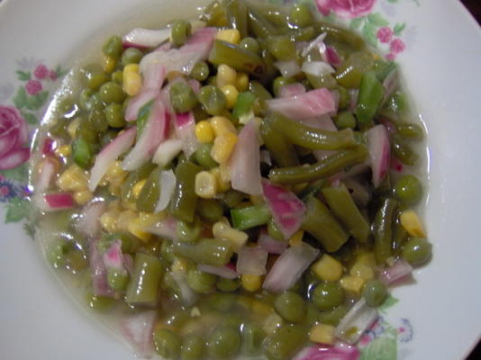 groene bonen, maïs en erwt gemarineerde salade
