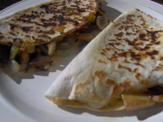 romige champignon, peper en kaas quesadilla's