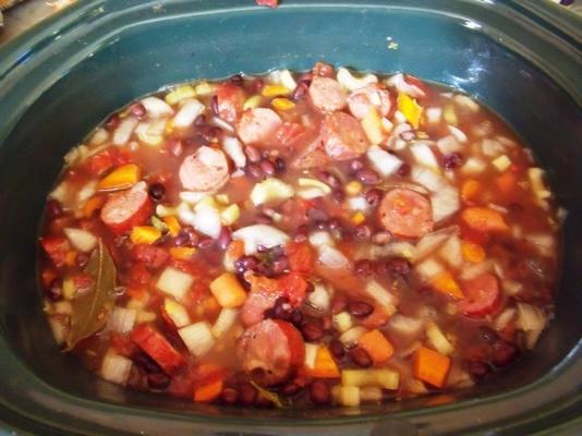 zwarte bonen en andouille-worstsoep - slowcooker