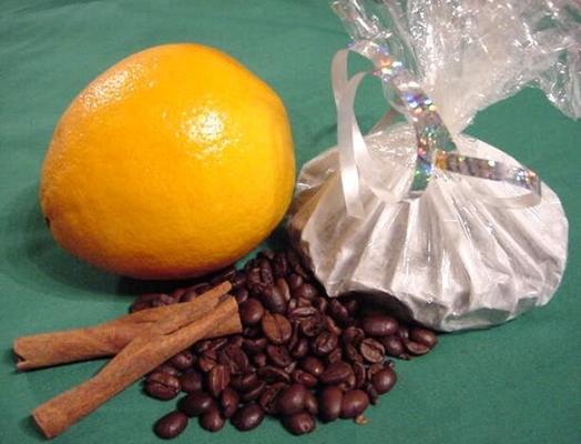 gebrouwen oranje kaneelkoffie