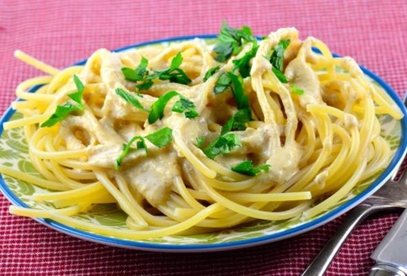 veganistische snelle alfredo-achtige saus (geen tofu)