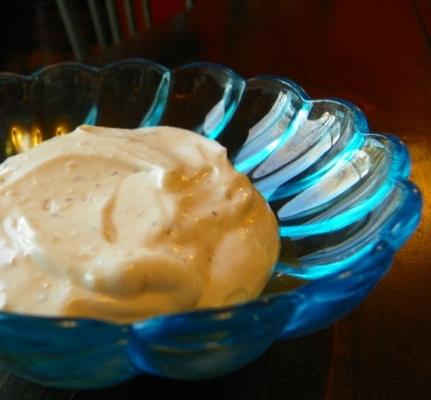 Sandy's eenvoudige Griekse yoghurt saus