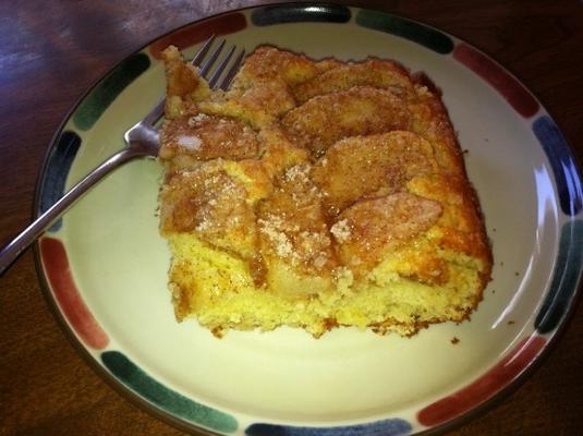 Roomkoffie met appelcake en koffie