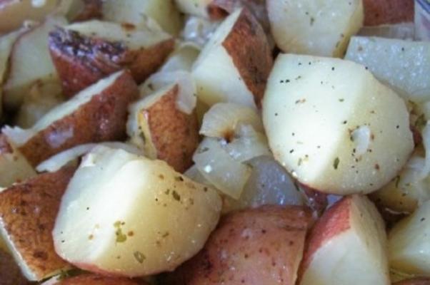 nieuwe aardappelen in knoflookboter