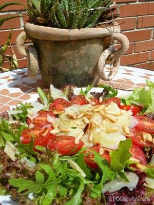 tomaat, rucola (raket) en Parmezaanse salade