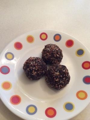 low carb raw coconut brownie balls
