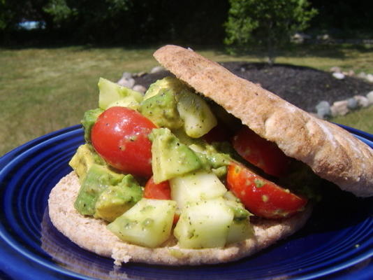 gekruide avocado sandwich