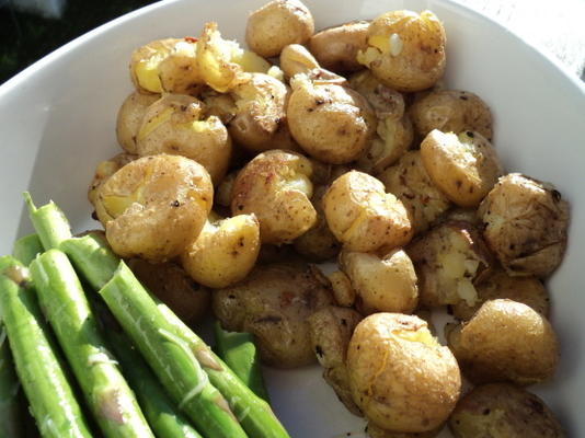 squished baby-aardappelen (laura calder)