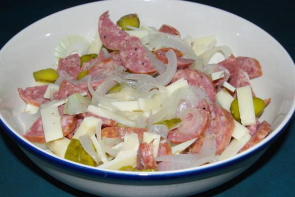Wurst Salat (varkensworst en kaassalade)