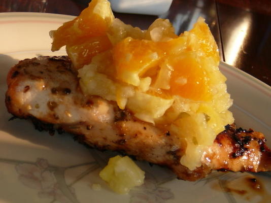 salsa van sinaasappel en ananas