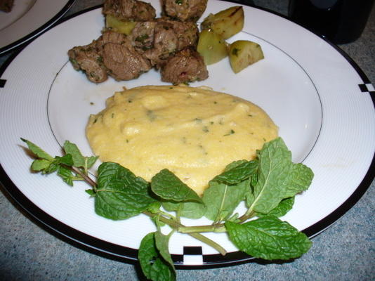 zachte polenta met geroosterde kruiden