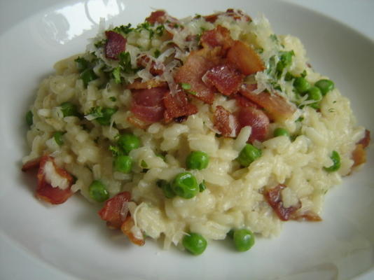eenvoudige risotto met spek en erwten