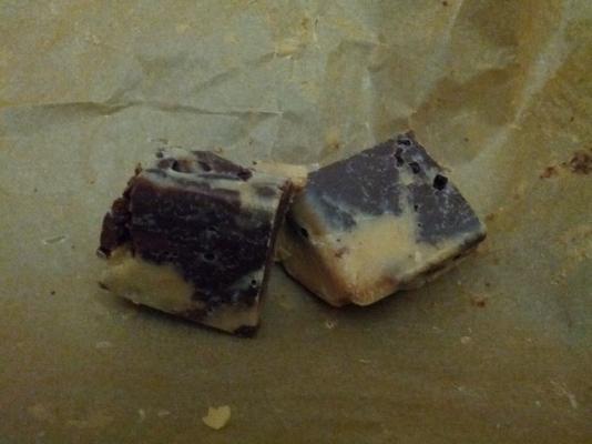 pindakaas en chocolade marmeren fudge