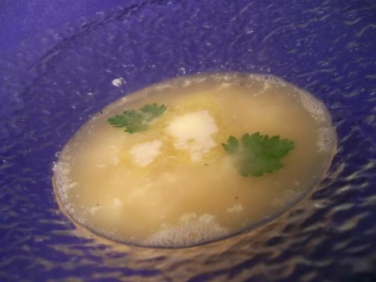 kleine pasta en eiersoep