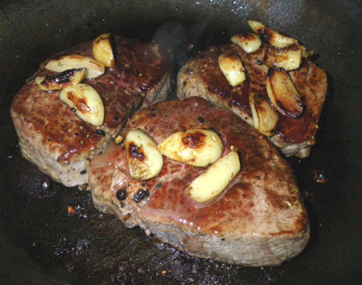 rozemarijn knoflook gegrilde steak