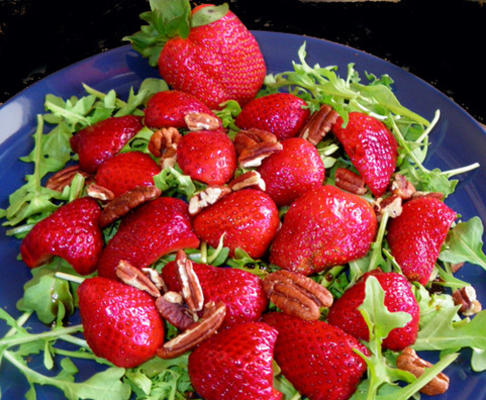 rucola salade met aardbeien