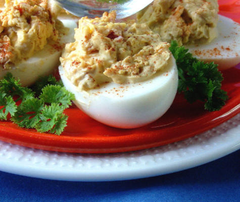 deviled eggs - spek en kaas met een trap