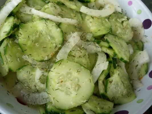 komkommersalade (met mierikswortel en mosterd)
