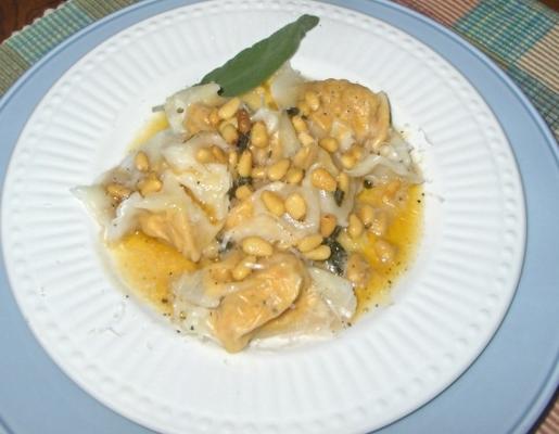 butternut squash tortellini met een bruine boter salie saus en een