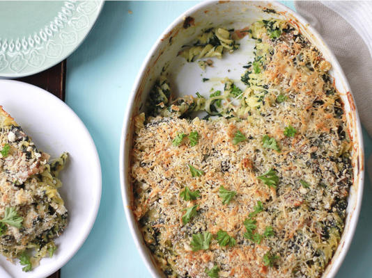 spinazie en warme ham gebakken pasta met een krokante top