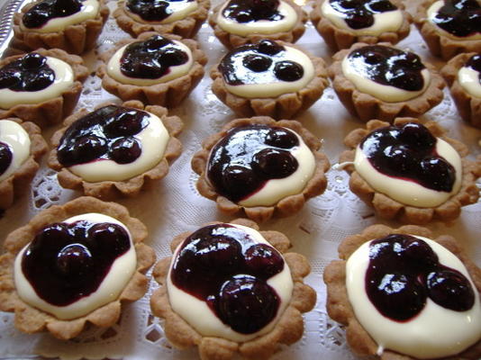 bosbessentaart met meyer citroencrème