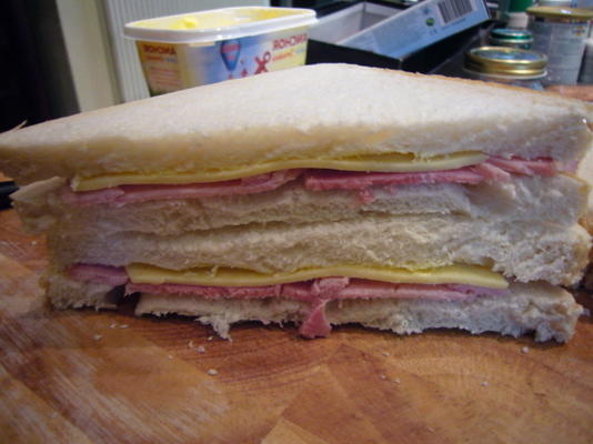 ham, kaas en mayo sandwich