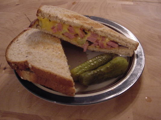 spam'n cheese sandwich