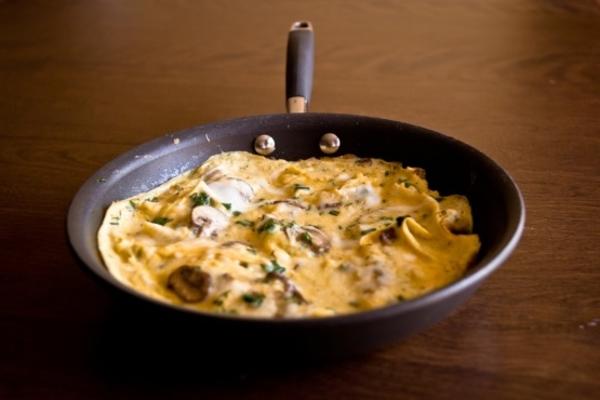 kaasfrittata met champignons en dille