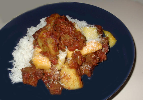 Jamaicaanse curry runderribben met papaja en mango