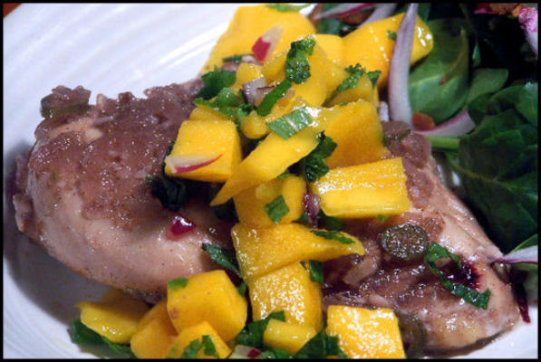 gekruide rum-suiker kip met mango mojito salsa