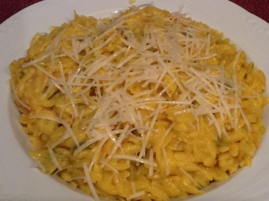 orzo met saffraan en romanokaas