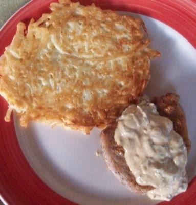 gefrituurd varkensvlees met knolselderij-aardappelkoekjes