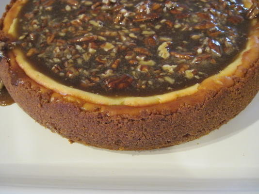 cheesecake met pralinesaus