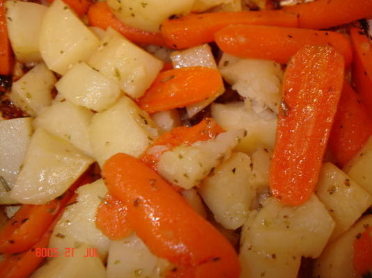 gegrilde parmezaanse aardappelen en wortels