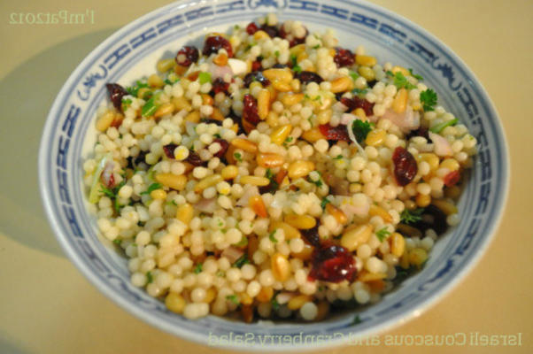 Israëlische couscous en cranberry salade
