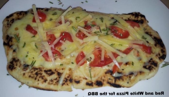 rode en witte pizza voor de bbq