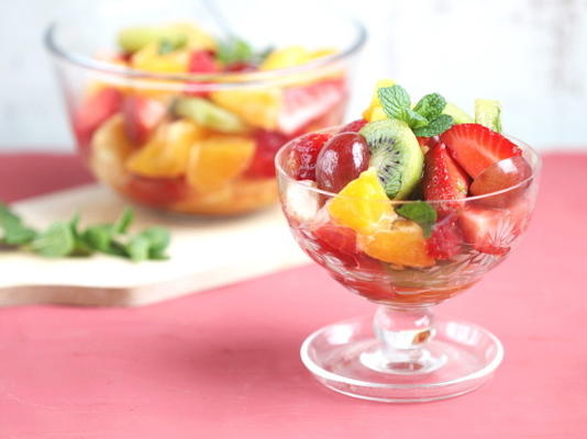 salade van sinaasappel, aardbei en kiwi (ww)