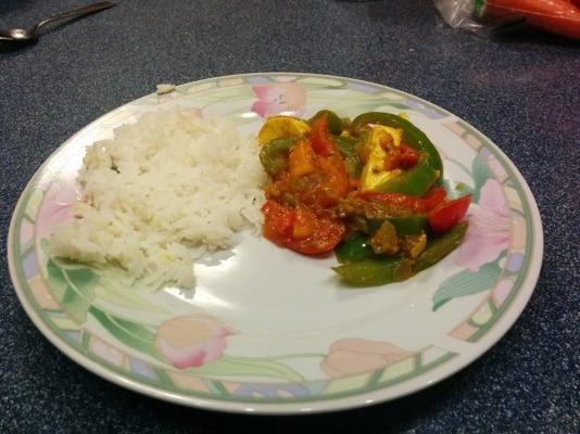 paneer jalfrezi (paneer met groene paprika's, uien en tomaten)