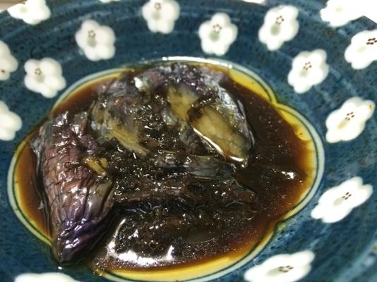 Japanse aubergine in landelijke stijl (nasu no inaka-ni)
