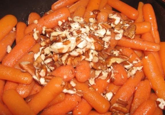 zoete wortels met pecannoten