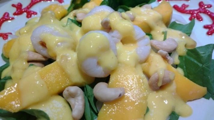 Theresa's spinazie salade met mango dressing