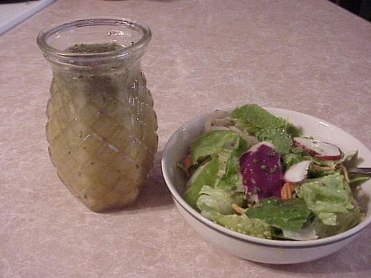 hondensap salade dressing