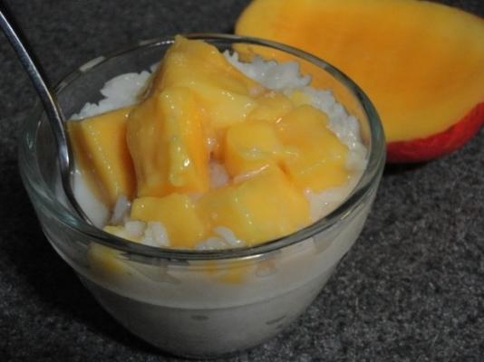mango op plakrijst (kow neuw mamwaung)